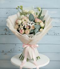 Букет цветов из:  Розы и Лизиантусы в Дальнереченске