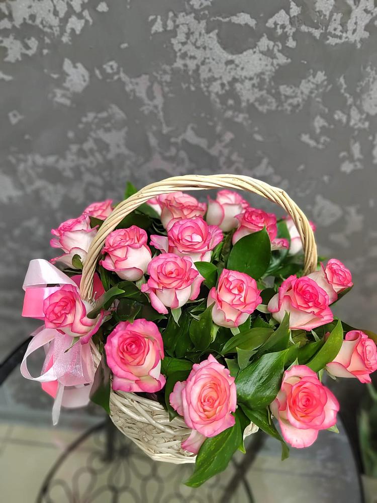 Цветочная композиция из Розы в корзине в Дальнереченске