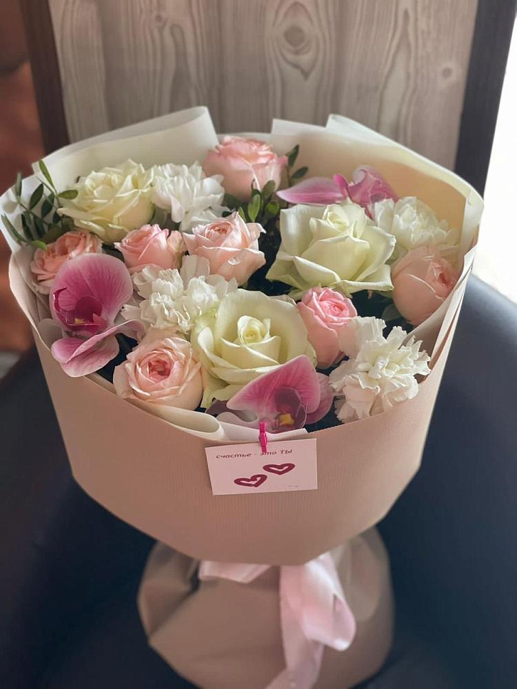 Букет цветов из: Орхидеи, Розы и Гвоздики в Дальнереченске