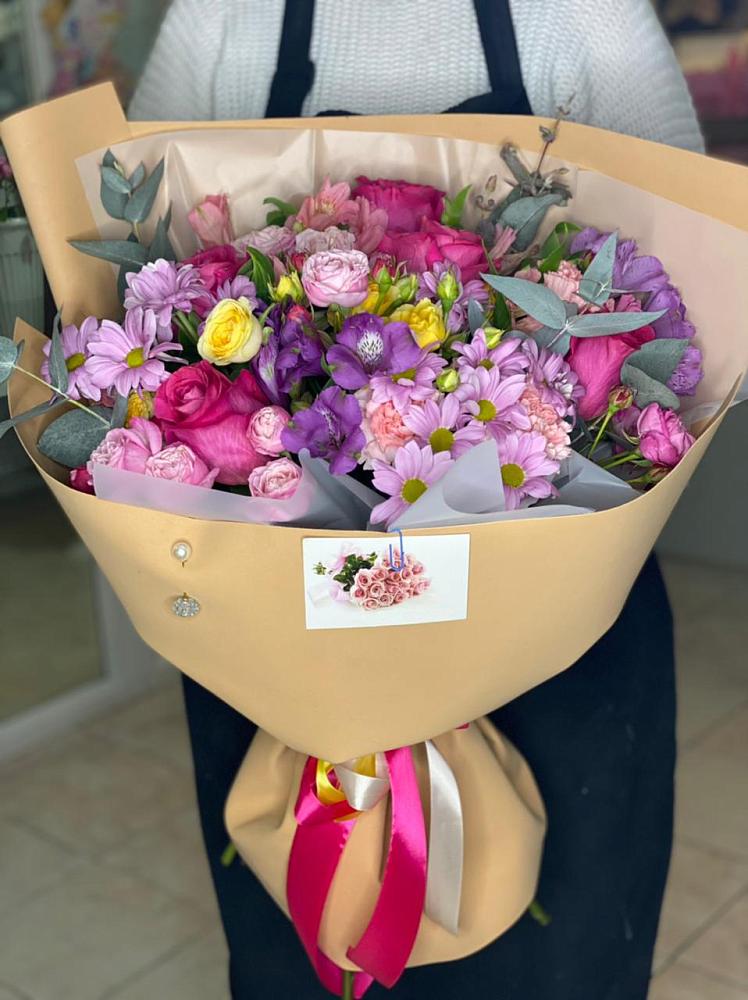 Букет цветов из: Хризантемы, Гвоздики и Альстромерии в Дальнереченске