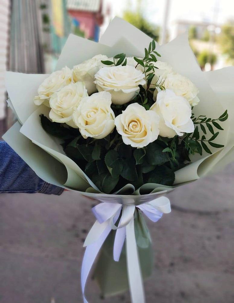 Букет Белые розы Проуд в Дальнереченске