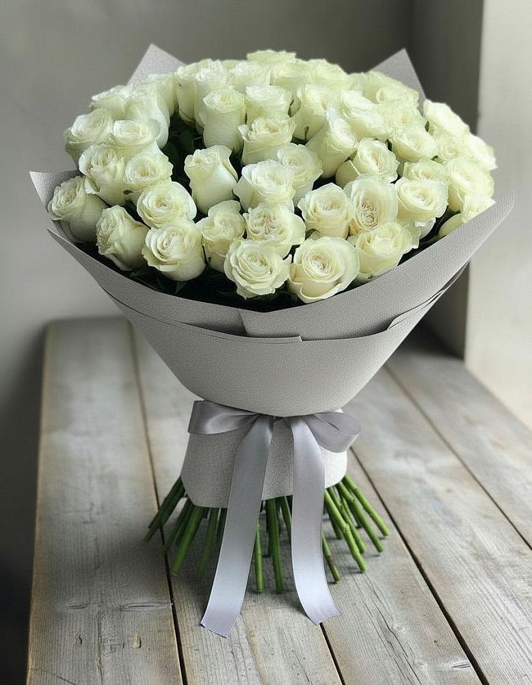 Букет 35 Белых роз в Дальнереченске