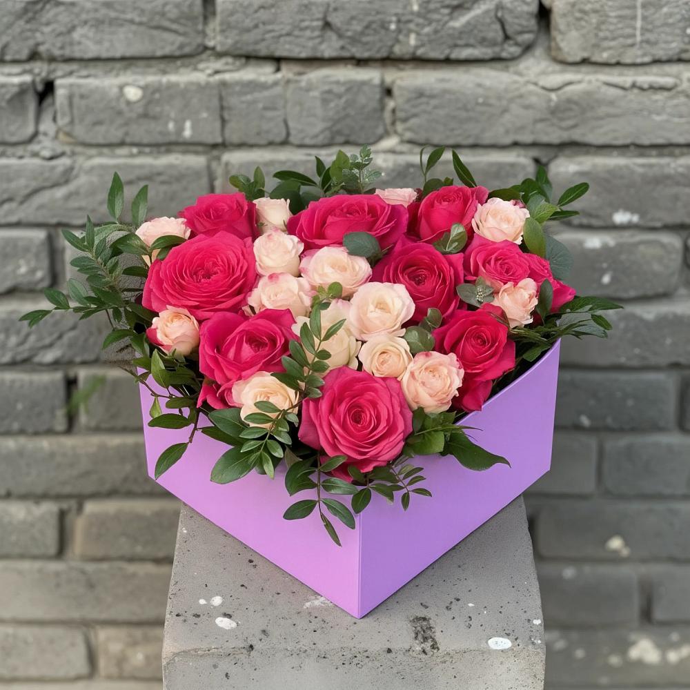 Цветочная композиция из Розы в коробке в Дальнереченске