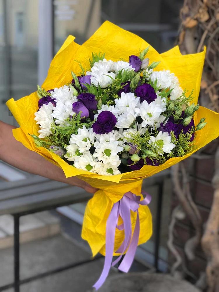 Букет цветов из: Ирисы, Хризантемы и Ромашки в Дальнереченске