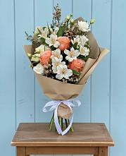 Букет цветов из:  Альстромерии, Лизиантусы, Розы и Хризантемы #REPLACE_PRED# Дальнереченске