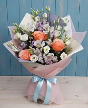 Букет цветов из:  Лизиантусы, Розы, Альстромерии и Гипсофила в Дальнереченске