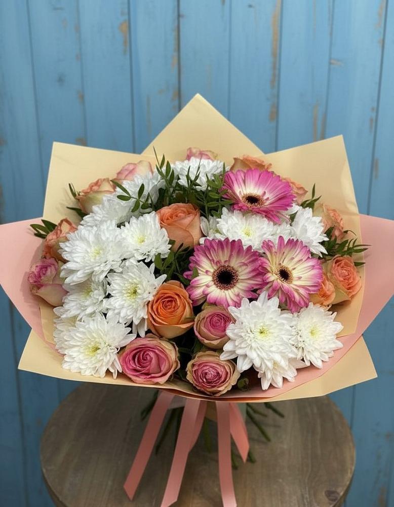 Букет цветов из: Розы, Герберы и Хризантемы в Дальнереченске
