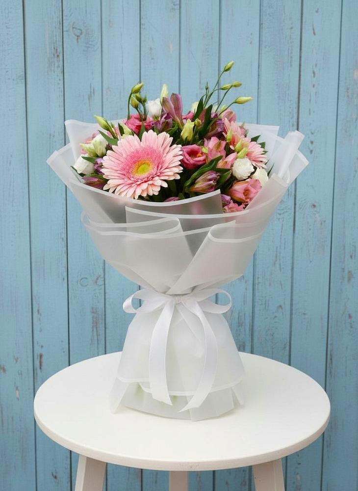 Букет цветов из: Герберы, Альстромерии и Лизиантусы в Дальнереченске