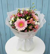 Букет цветов из:  Герберы, Альстромерии и Лизиантусы #REPLACE_PRED# Дальнереченске