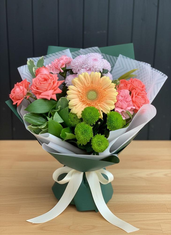 Букет цветов из: Гвоздики, Розы, Герберы и Хризантемы в Дальнереченске