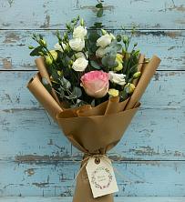 Букет цветов из:  Розы и Лизиантусы в Дальнереченске