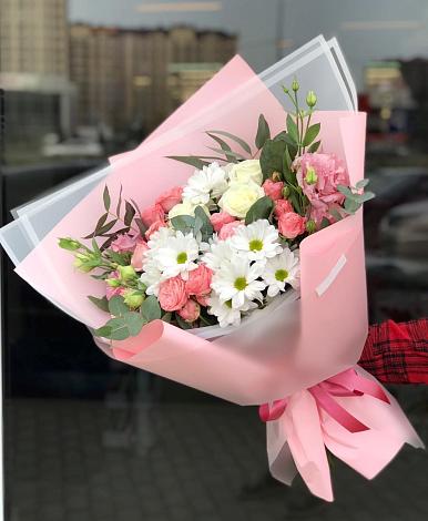 Букет цветов из: Розы, Лизиантусы и Хризантемы в Дальнереченске