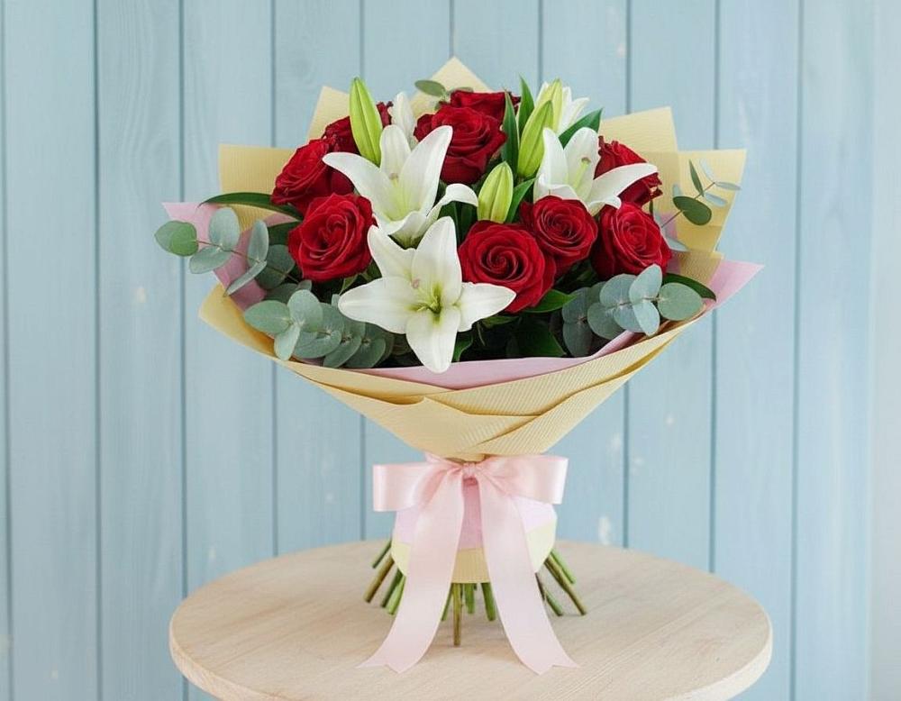 Букет цветов из: Лилии и Розы в Дальнереченске